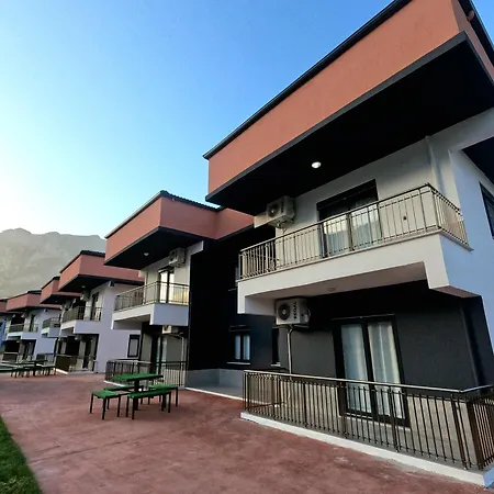55m2 Same House Garden Daire